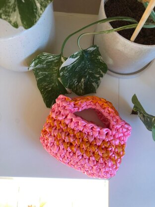 CROCHET PATTERN: Micro chunky satin bag (PDF)