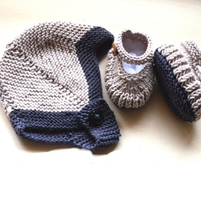 OGE Knitwear Designs P082 Bootees and Matching Helmet PDF