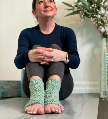 Asana Yoga Socks pattern by Ashley Edmonds