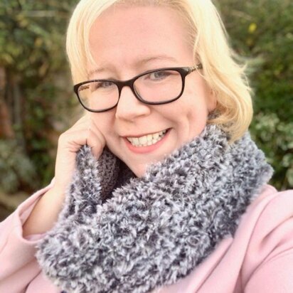 Elizabeth Faux Fur Cowl