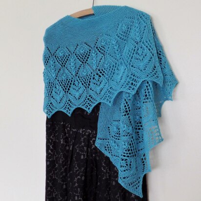 Flowerbed Crescent - knitting pattern