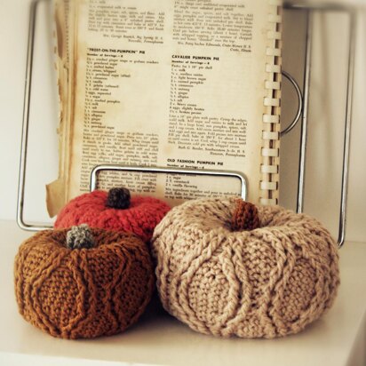 Cabled Pumpkins