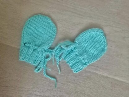 Newborn Knit Baby Mitts