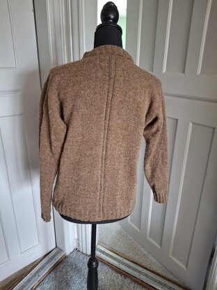 KIRKHILL, a woollen cardigan for women and men