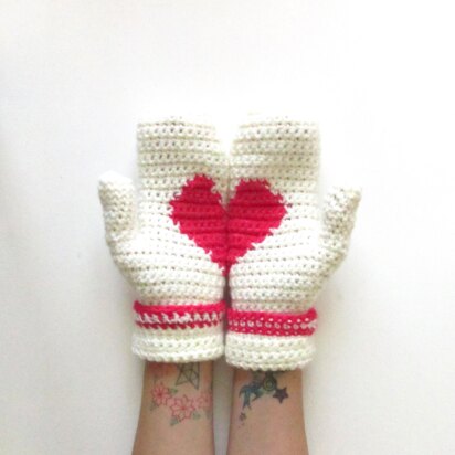 Secret Loveheart Mittens