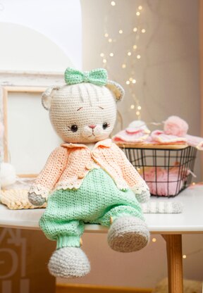 Crochet Doll Clothes Pattern - Outfit Chanel for large toys