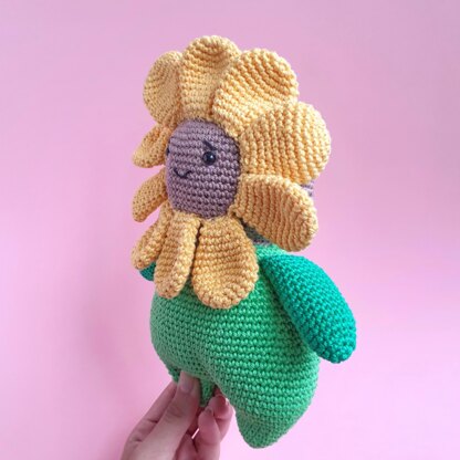 Sammy the Sunflower Amigurumi Crochet Pattern