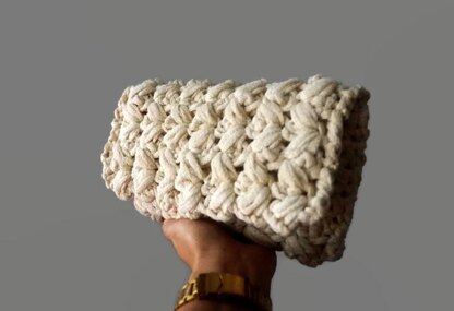 Fast and Easy Crochet Pochette Pattern