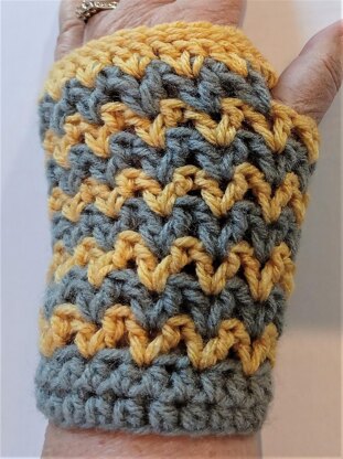 Zig Zag Fingerless Mitts