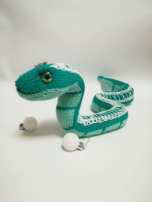 Knitting pattern New Year's Snake 2025