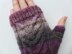 Fingerless gloves with braid