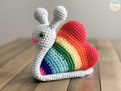 Cupid The Love Snail With Heart
