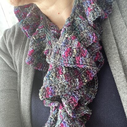 Curly Cue Scarf