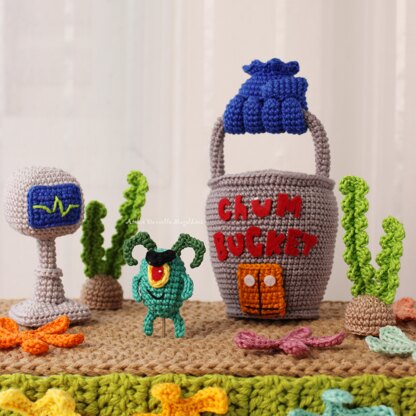 Mini Green Creature, Robot Companion & House – Inspired Amigurumi Pattern (Digital PDF)