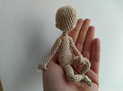 Doll base with fingers