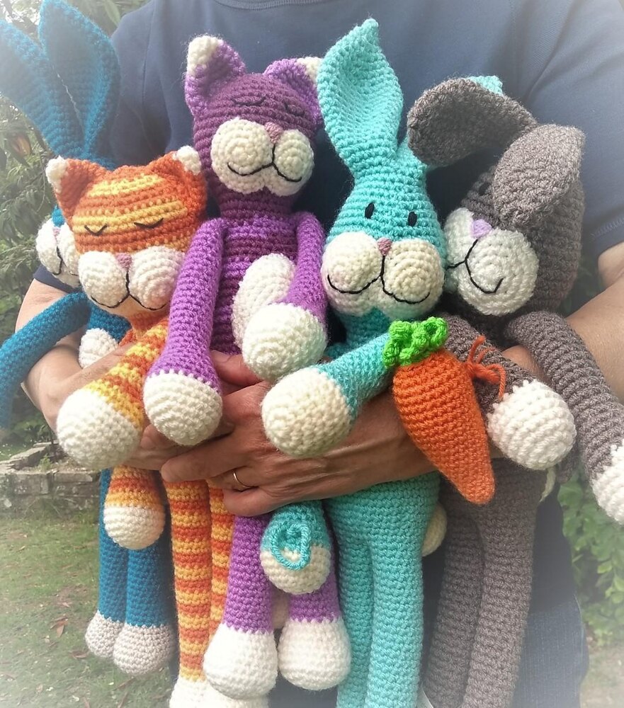 Big Floppy Bunny and Cat, image size:881x1000