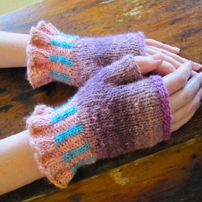 Elinor Fingerless Gloves - knitting pattern