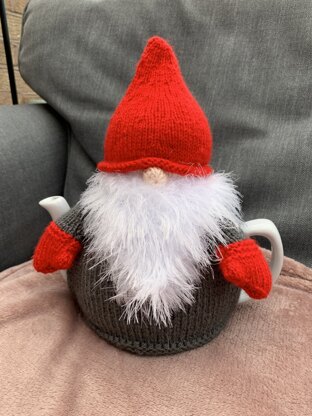 Tomte tea cosy