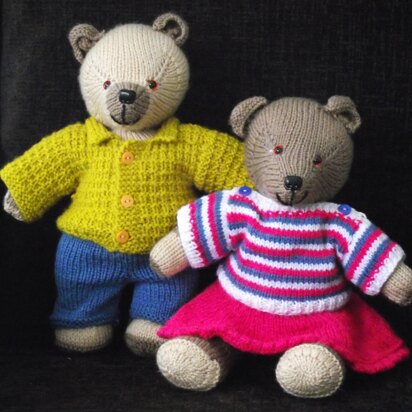 Bobby and Belle Teddy Bears - knitting pattern