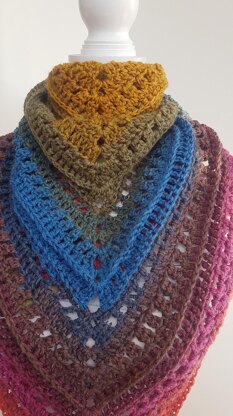 Ebb and Flow Triangle Scarf