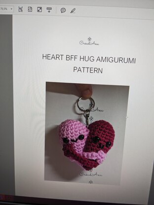 Heart BFF hug amigurumi keychain