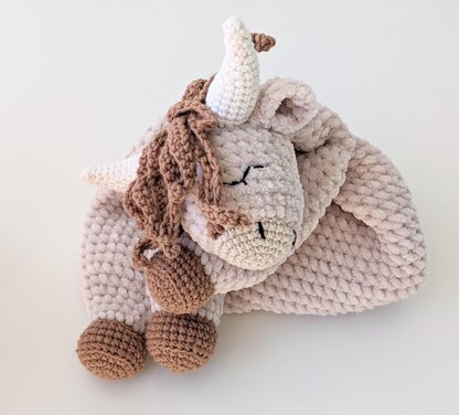 Sleepy Highland Coo and Cow Comforter, Cow Lovey Crochet pattern by Olive's  Toy Box