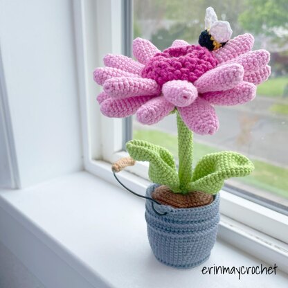 Bumble Blossom Gerber Daisy Amigurumi Crochet Pattern