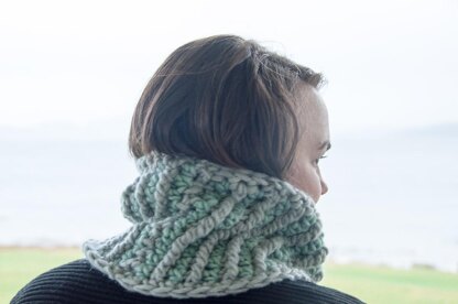 Stella Mini Cowl