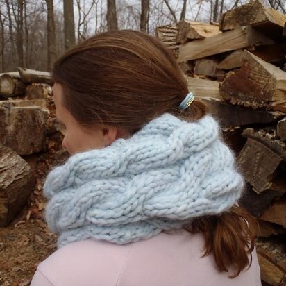 Chunky Cabled Cowl