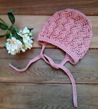 Baby girl's bonnet