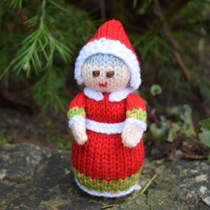 Santa Claus & Mrs Claus Doll Knitting Pattern - Toy Knitting Pattern