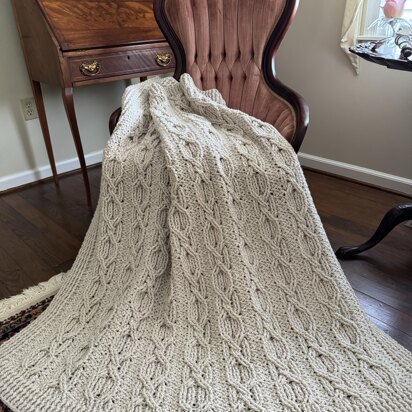 Balmoral Cabled Throw