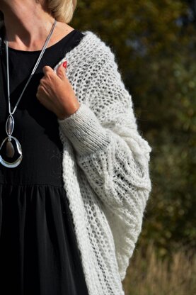 Cocoon Shrug Edelweiss