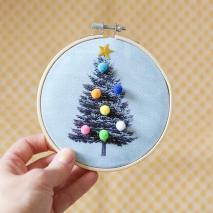 Cotton Clara Christmas Tree Printed Embroidery Kit - Blue - 4in