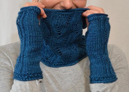 Rhapsody Cowl & Mitts