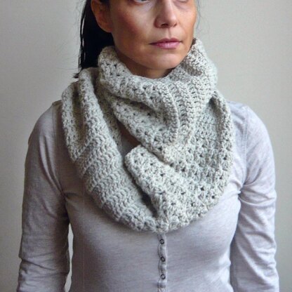 Block infinity loop scarf