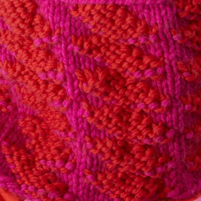 Debbie Bliss Zig Zag Cowl and Bobble Hat PDF