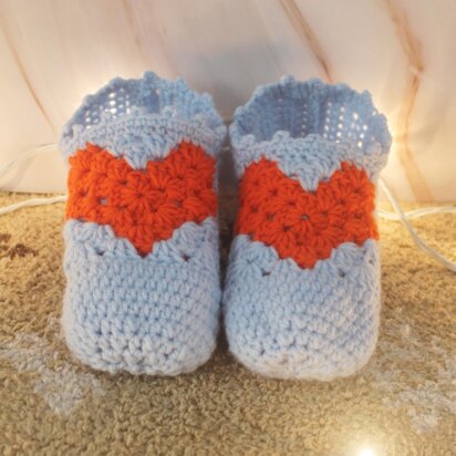 Heart motif slippers