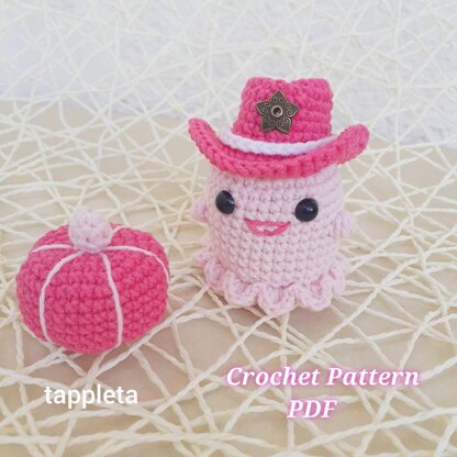 Cowgirl Ghost with pink pumpkin crochet pattern, Cute pink cowgirl ghost with cowgirl hat, Car rearview mirror hanging accessories Car charm