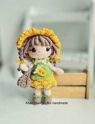 PINEAPPLE doll