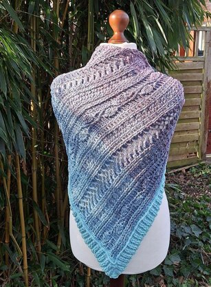 Triangular Scarf "Nikaia"