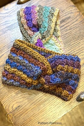 Bramble Twist Easy Ear Warmer