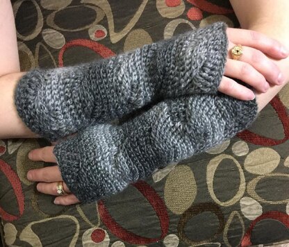 Big Bold Cabled Mittens & Fingerless Gloves