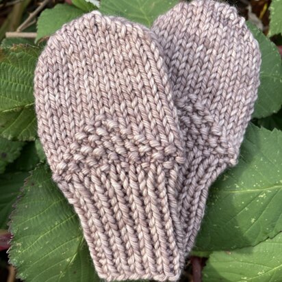 No-Scratch Newborn Mitts - knitting pattern