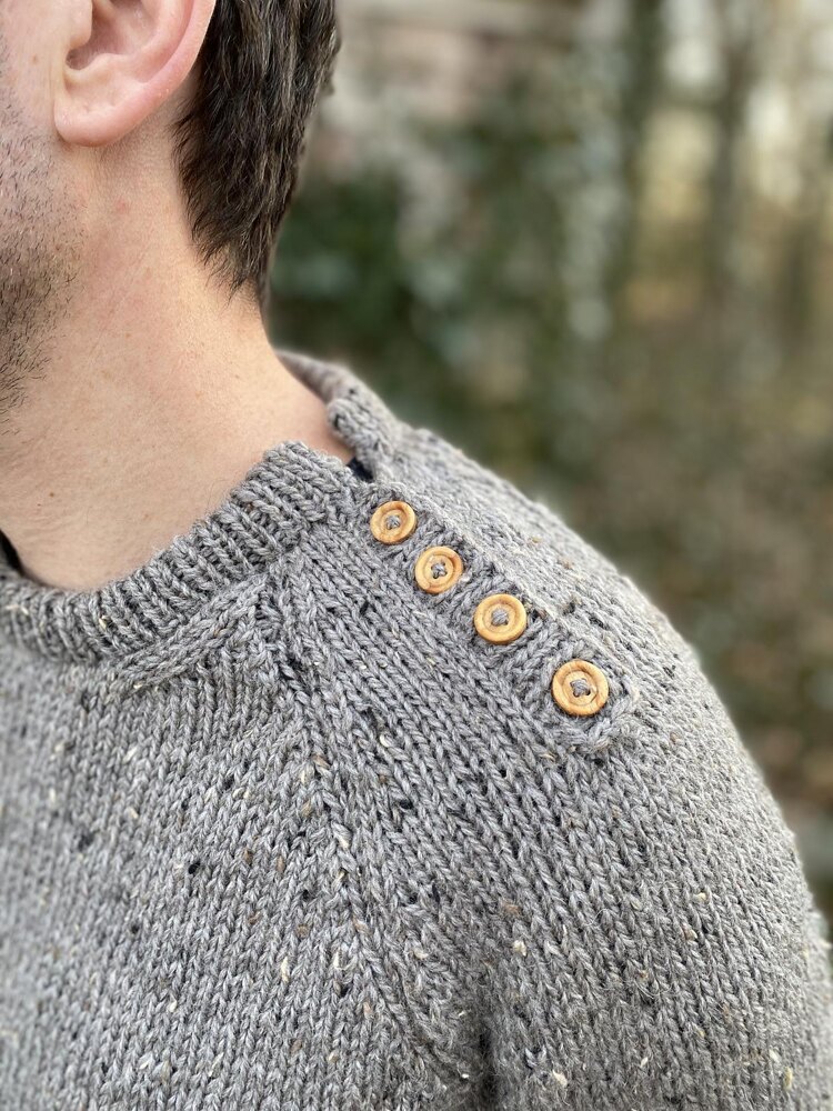 Jumper with buttons on on sale shoulder