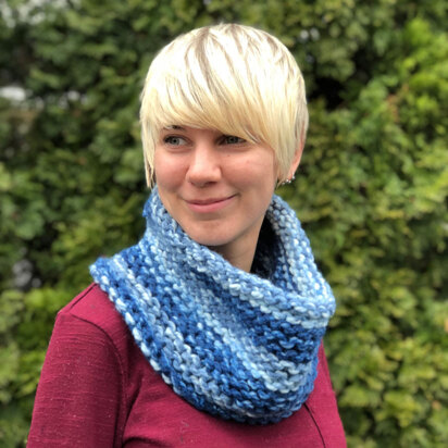 Garter Stitch Cowl  in Plymouth Yarn Mega Cakes - F860 - Downloadable PDF