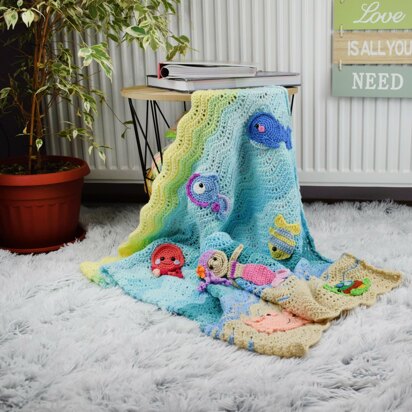 Undersea sweetness baby blanket with 7 sea creature appliques