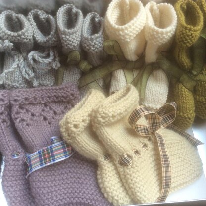 Classic 4ply Baby Bootees