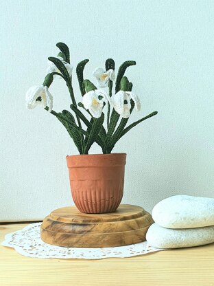 Miniature SNOWDROP in a pot, Tiny crochet white flower, Snow - Inspire  Uplift, Fake Wild Flowers 