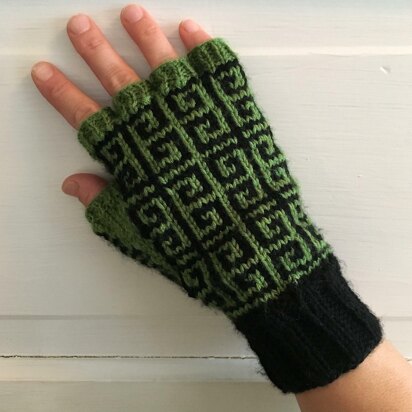 Grecian Keys Fingerless Gloves